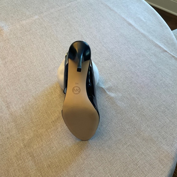 Michael Kors, The Rochelle pump - Picture 1 of 4